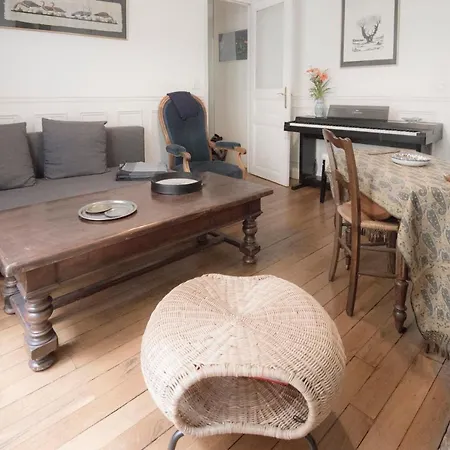 Bright And Spacious Near Montparnasse Station